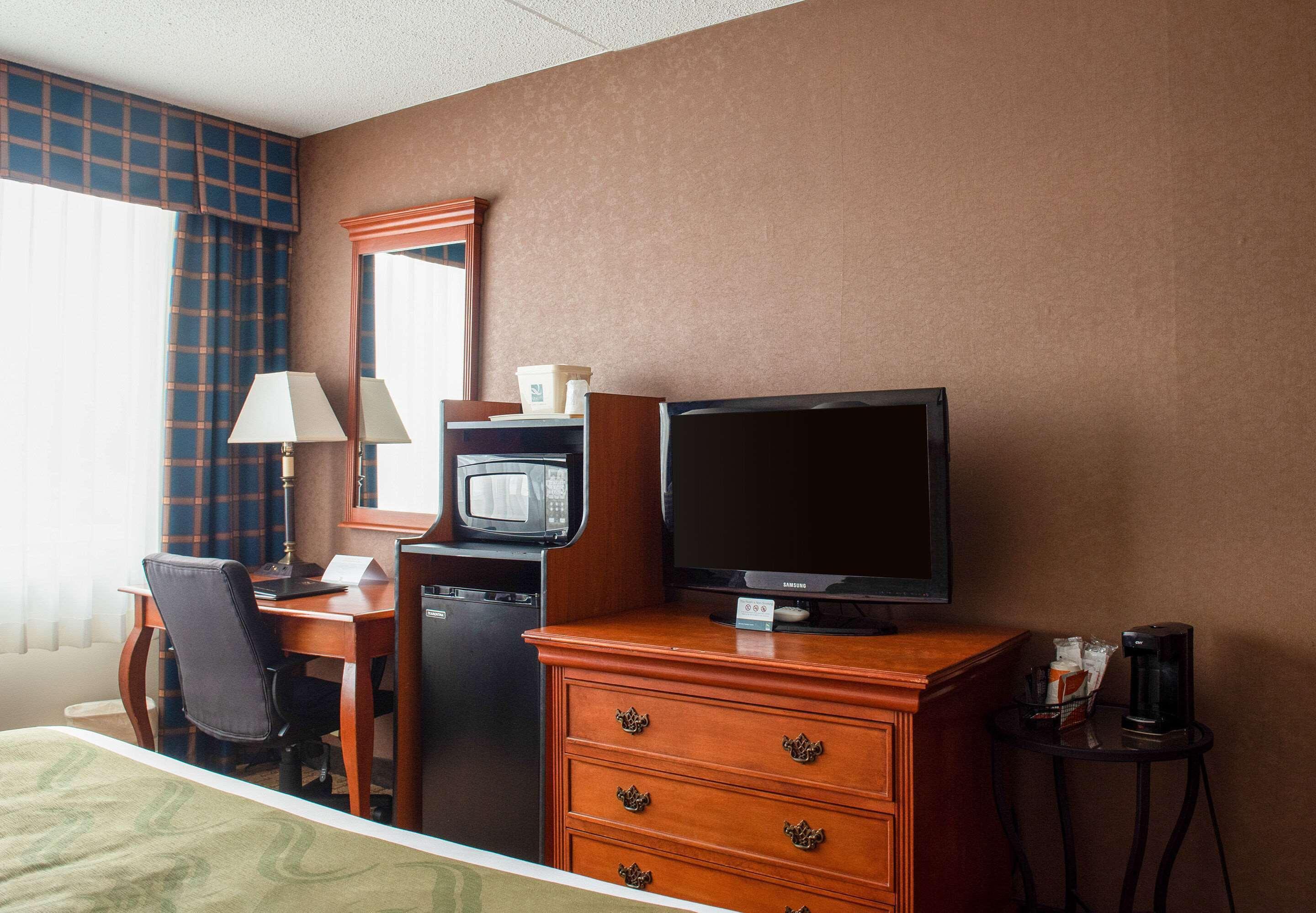 Quality Inn Бекли Экстерьер фото