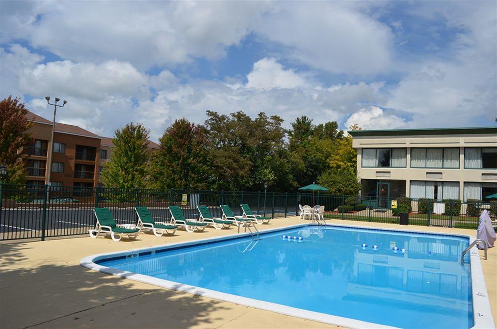 Quality Inn Бекли Экстерьер фото