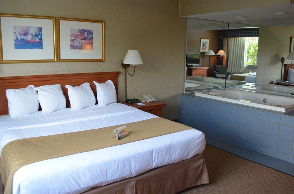 Quality Inn Бекли Экстерьер фото