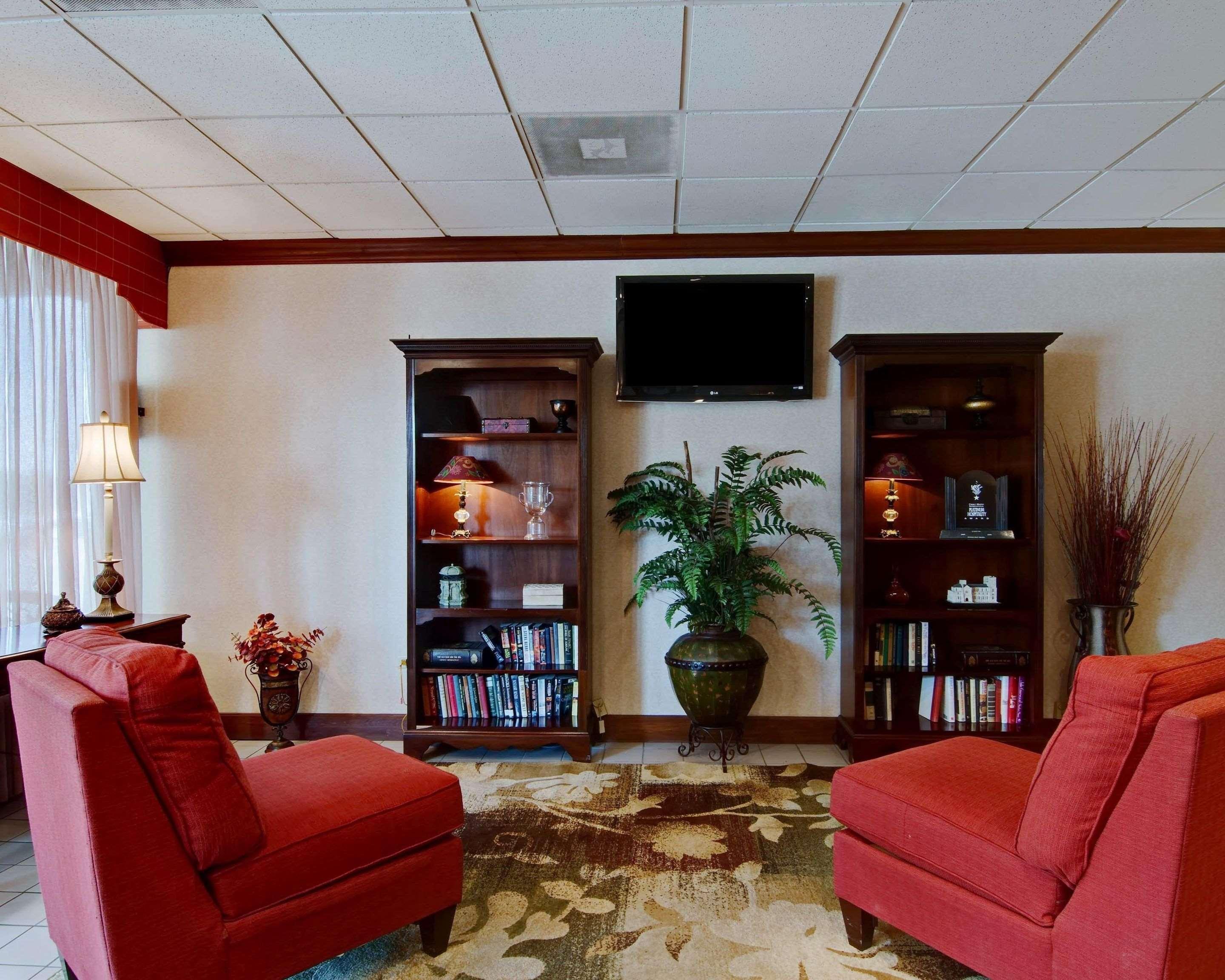Quality Inn Бекли Экстерьер фото